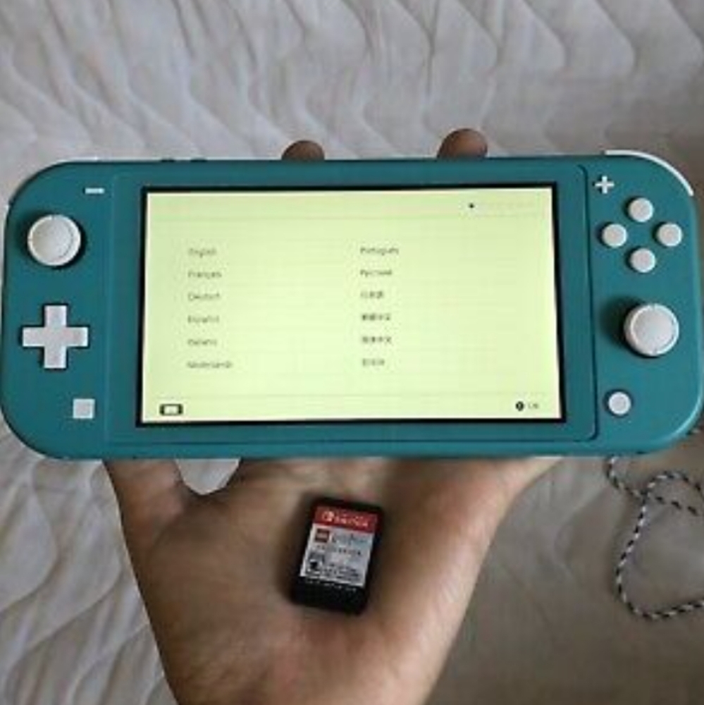 Nintendo switch blue light and 2 games
